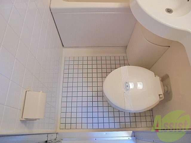 トイレ　トイレもお風呂と仲良しのタイプ。いつもキレイにしましょ