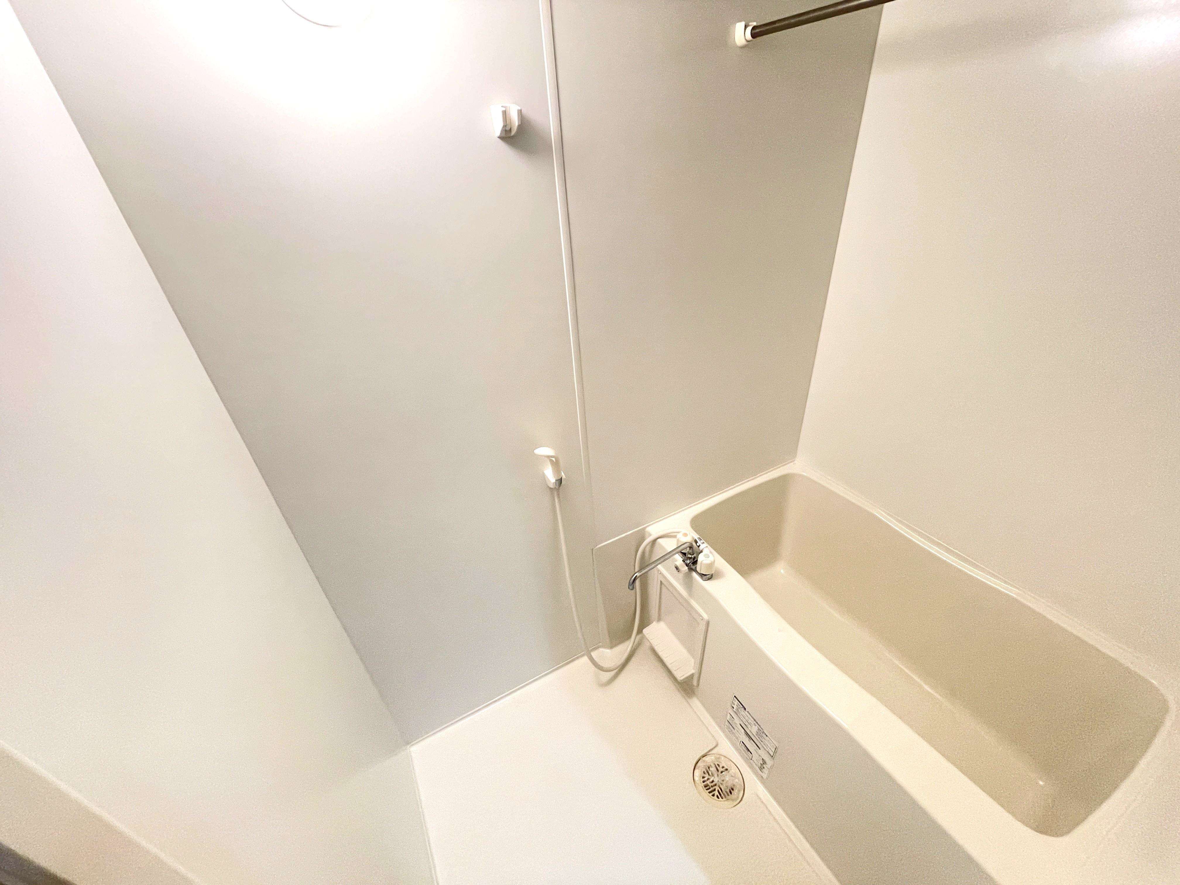 バス・シャワールーム　バスルーム（モデルルーム・反転）