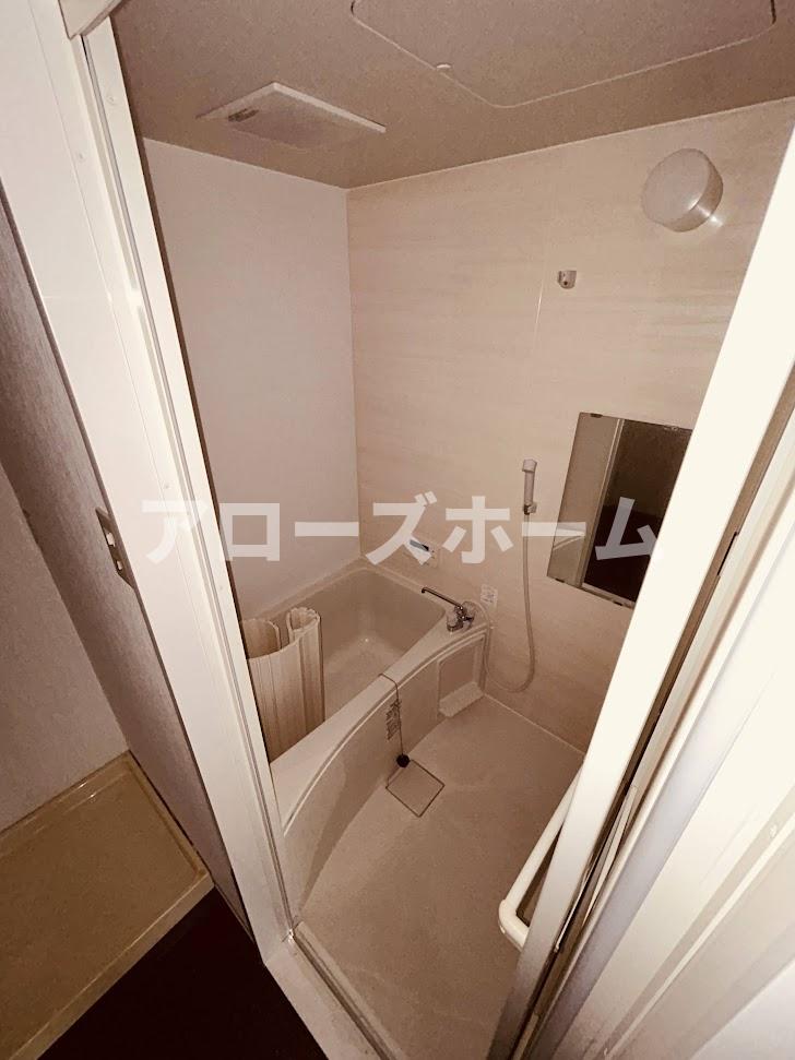 バス・シャワールーム　※室内改装完了前の写真です。