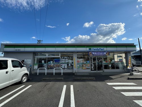 コンビニ　ファミリーマート岩倉八剱町店（コンビニ）まで262m