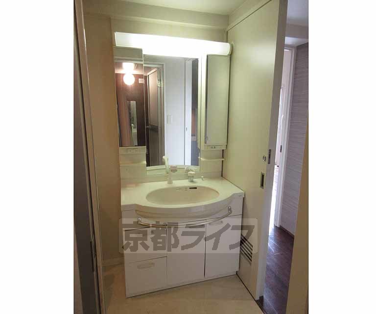 洗面設備　独立洗面台あります！