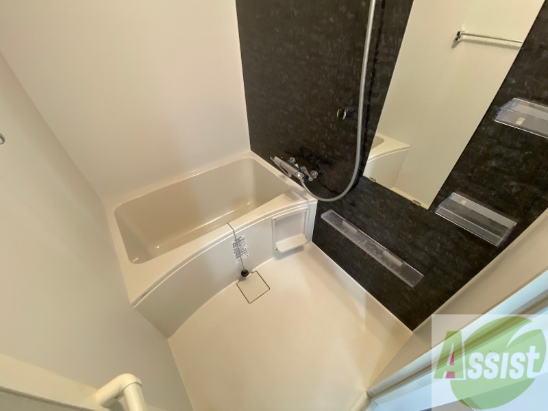 バス・シャワールーム　お風呂になります。一日の疲れを癒してくださいね。