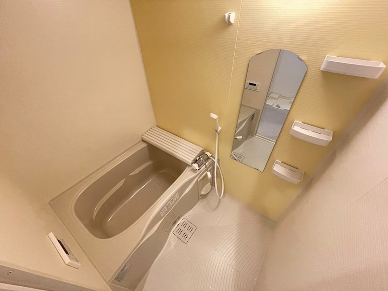 バス・シャワールーム　同物件別部屋写真