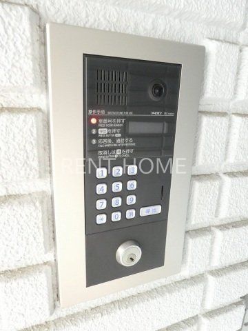 エントランス　オートロック完備