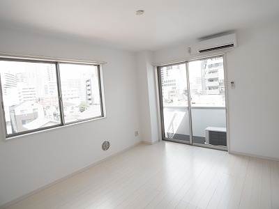 居室・リビング　ＰＡＲＫ　ＨＩＬＬＳ　ＳＨＩＮＪＹＵＫＵのリビング２