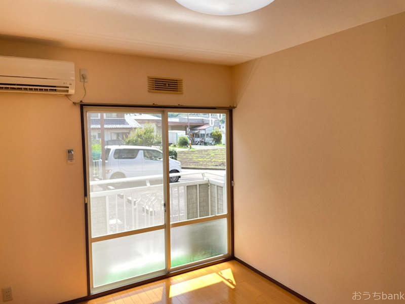 居室・リビング　日当たりの良い室内