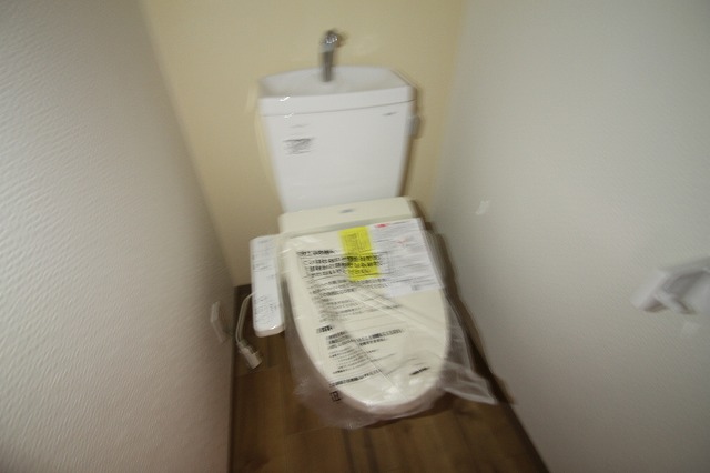 トイレ　ウォシュレット付いてます☆