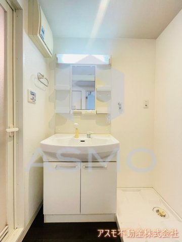 洗面設備　同マンション別部屋参考写真