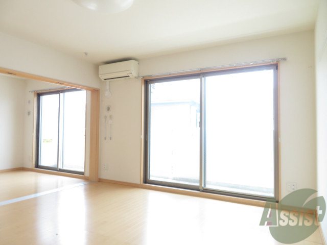 居室・リビング　広くてキレイなＬＤＫが広がっていて、充実した生活が送れそう。