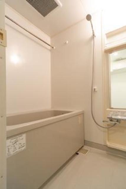 バス・シャワールーム　写真は同タイプ住居です。