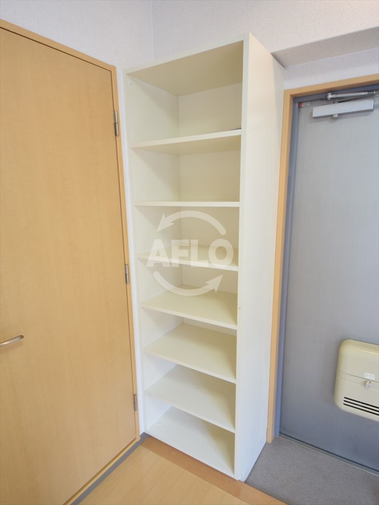 玄関　ビクトワーレ　玄関