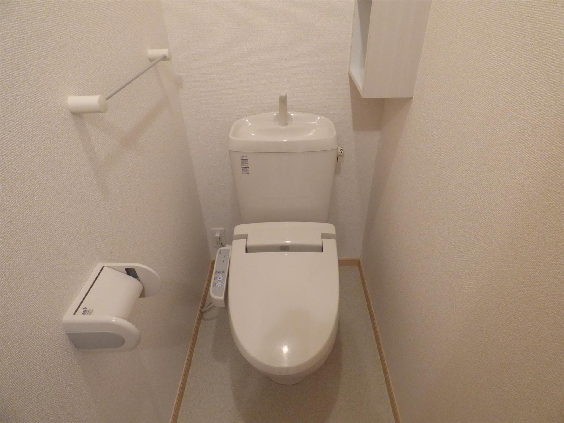 トイレ　温水洗浄暖房便座