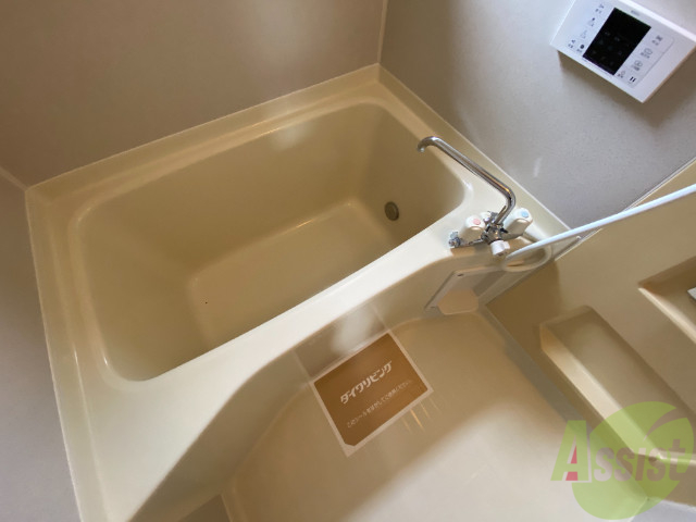 バス・シャワールーム　バスルームは一日の疲れを癒す大切な場所です。