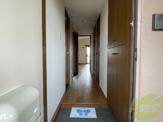 玄関　とても広々とした玄関で開放的な印象ですね～。