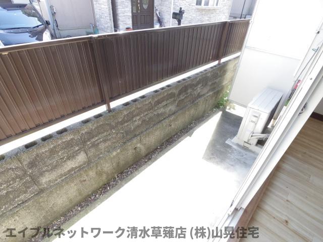 バルコニー　お洗濯にも便利なバルコニー付き