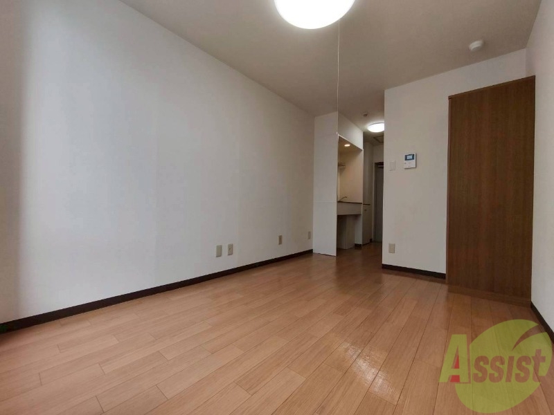 その他部屋・スペース　こちらのお部屋は光が差し込む、温かみのあるお部屋です。