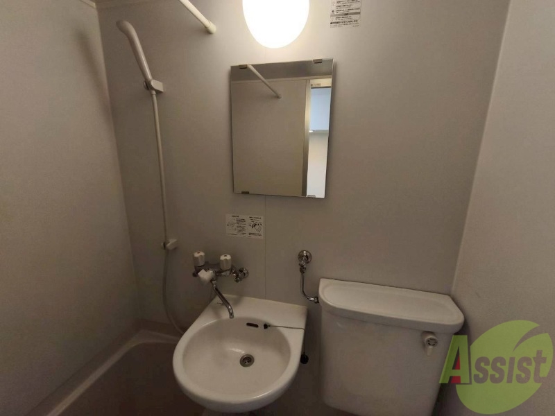 洗面設備　洗面台です。大きくてよいですね。