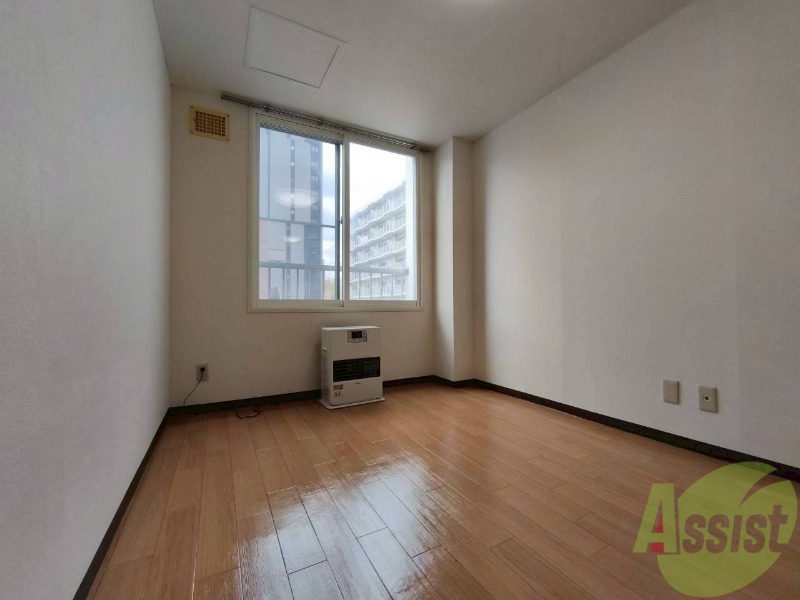 居室・リビング　広くてきれいなリビングです！快適に過ごせそうですね。