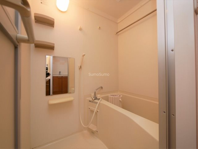 バス・シャワールーム　ゆったり過ごせるお風呂です