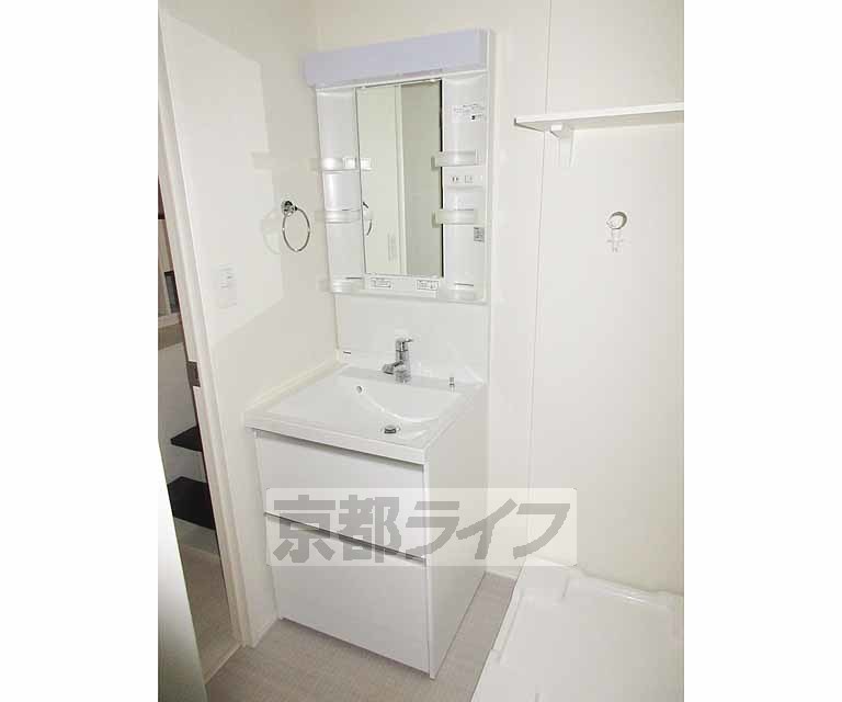 洗面設備　見栄えの良い洗面所です。