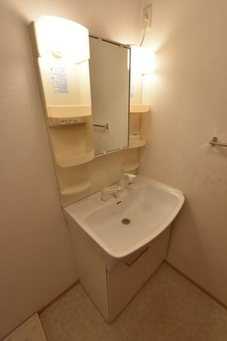 洗面設備　同業者施工同イメージ