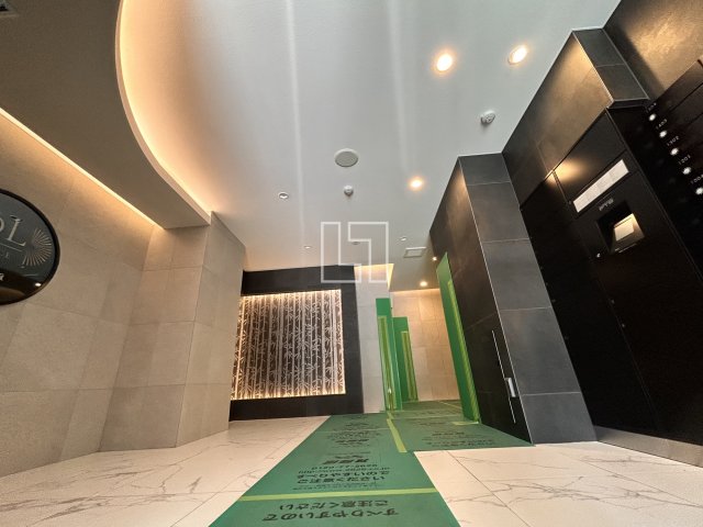 ロビー　ソルテラス阿波座ウィズ　宅配ボックス