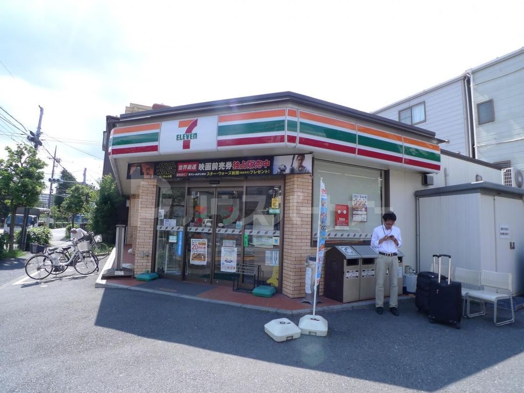 コンビニ　セブンイレブン足立綾瀬1丁目店（コンビニ）まで240m