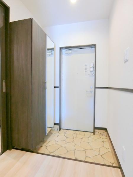 玄関　写真は別のお部屋のイメージです　現況優先