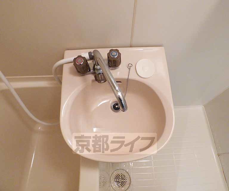 洗面設備　洗面台です。