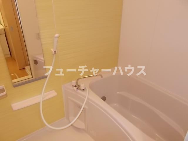 バス・シャワールーム　落ち着いた空間のお風呂です