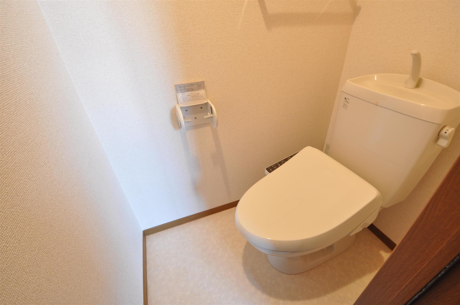 トイレ　ウォシュレット付き♪