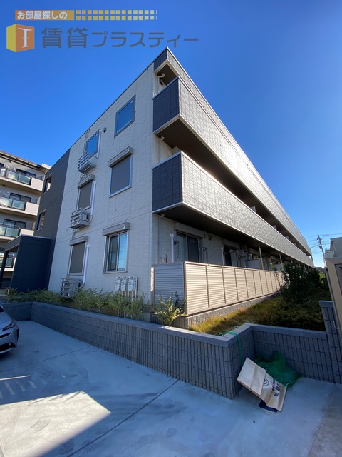 建物外観　木下街道を見守る管理良好な賃貸