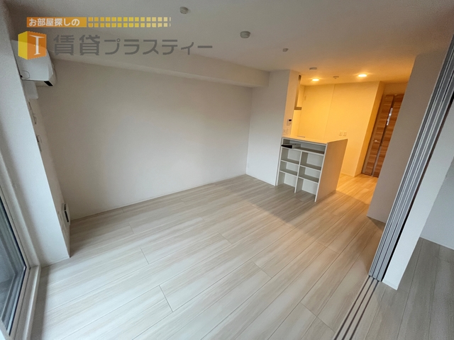 居室・リビング　スタイリッシュな空間を演出。　※反転タイプです