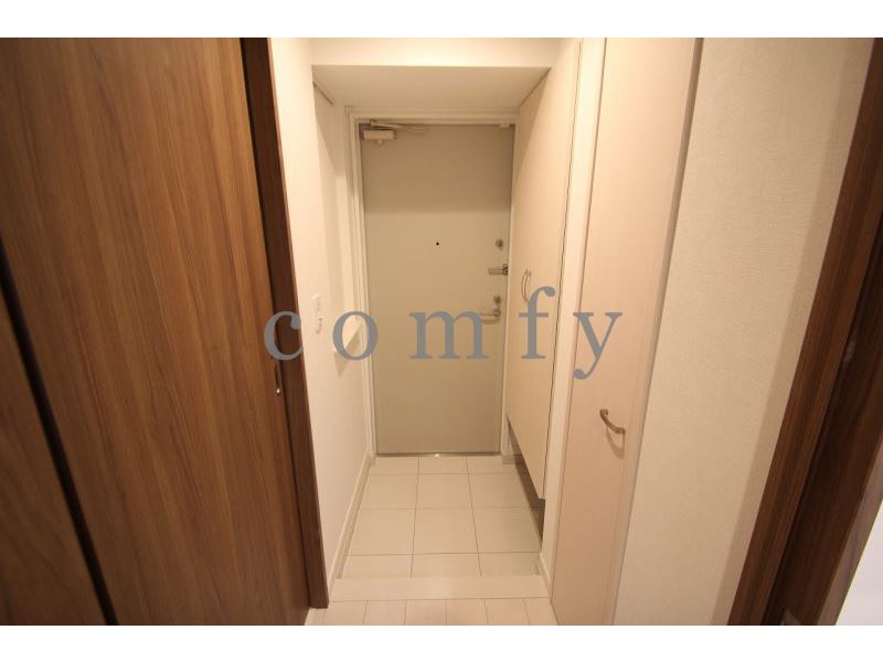 玄関　人感センサーライト付き・玄関