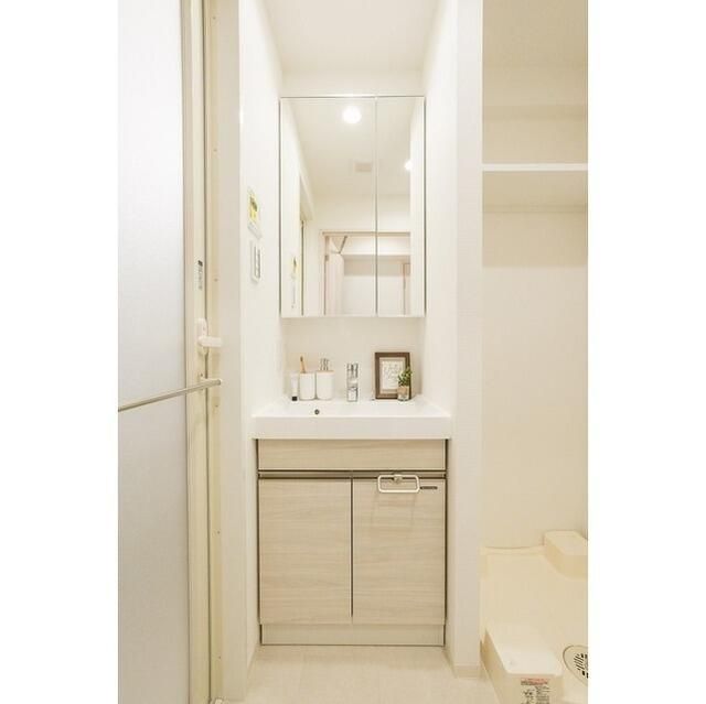洗面設備　写真は同タイプ住居です。