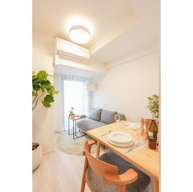 居室・リビング　写真は同タイプ住居です。