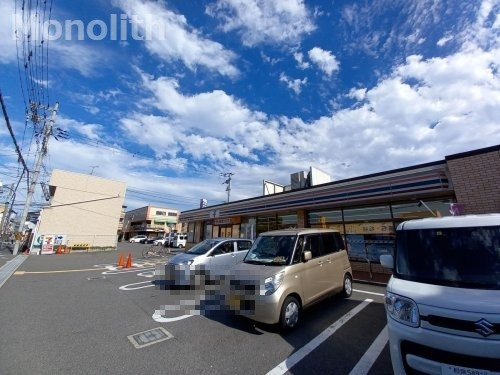 コンビニ　セブンイレブン 岸和田荒木町店（コンビニ）まで328m