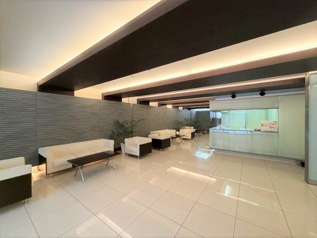 ロビー　ロビー・フロント