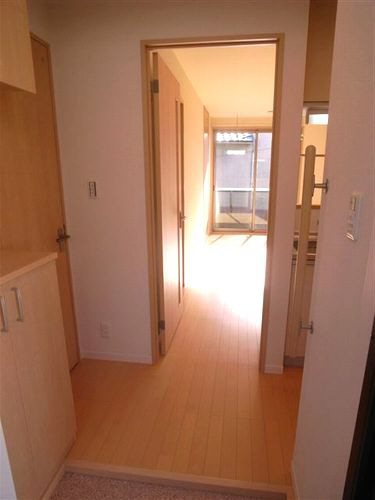 玄関　玄関から室内の眺め。