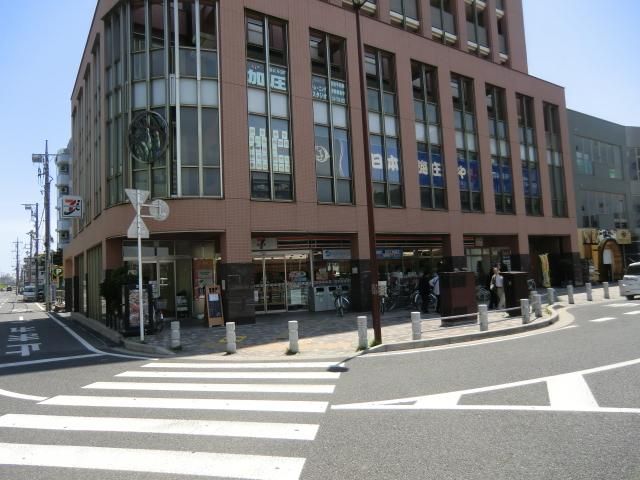 コンビニ　セブンイレブン（コンビニ）まで400m