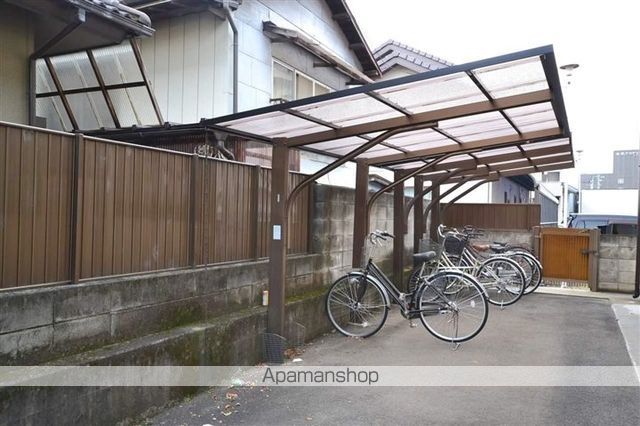 山岸ハイツの外観写真