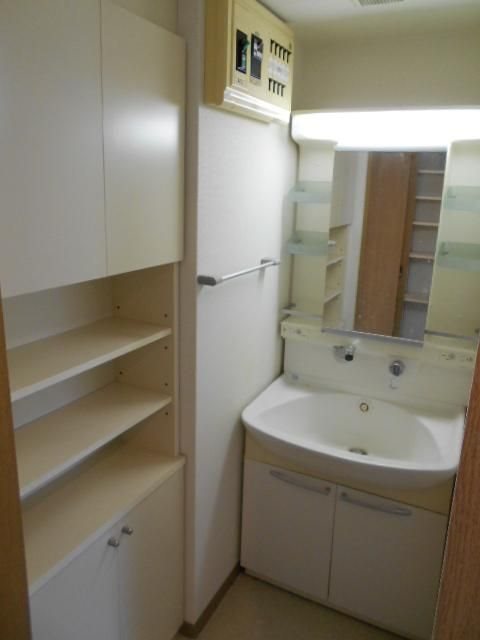 洗面設備　洗面台　※別号室参考写真