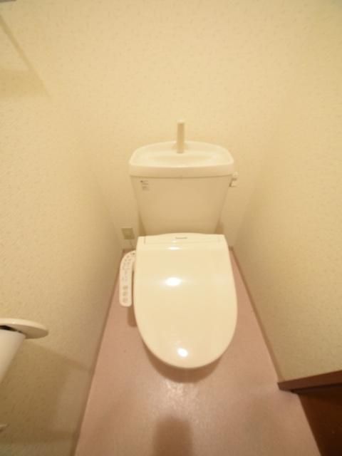 トイレ　ウォシュレット機能付き