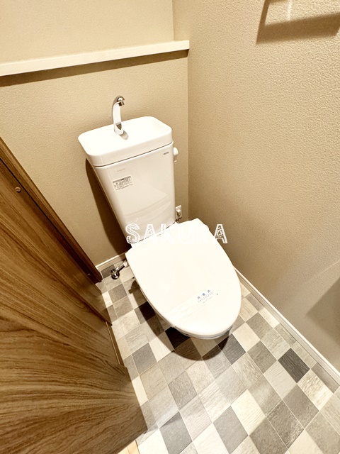 トイレ　落ち着いた色調のトイレです♪