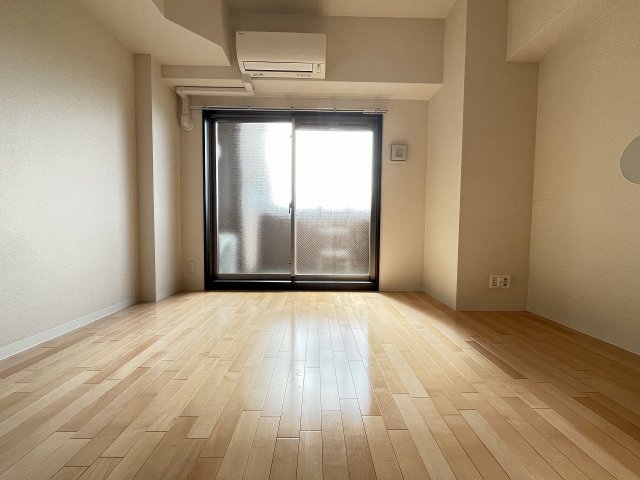 その他部屋・スペース　開放的な寝室です