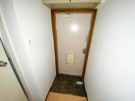 玄関　※別部屋の写真です