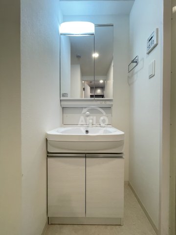 洗面設備　セオリー大阪ベイシティ　独立洗面台