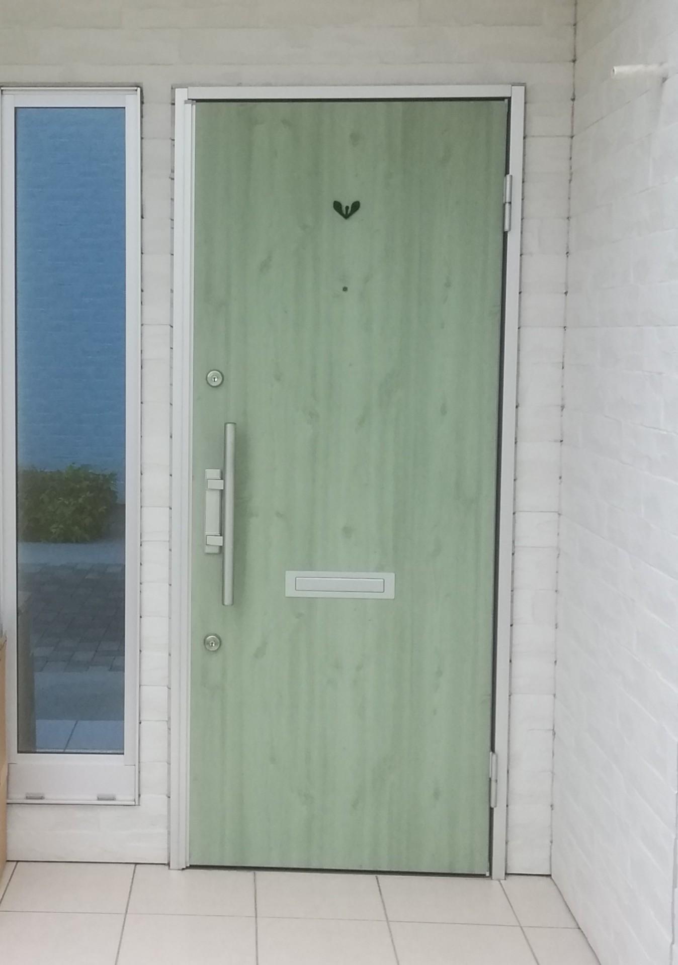 玄関　玄関ドア（鍵穴2）