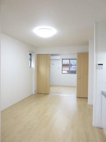 居室・リビング　こちらのリビングで趣味の時間をお楽しみください