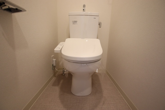 トイレ　※別室の参考写真の為、現況優先です。